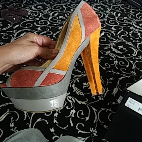 Shoes - Picture 2 of 4